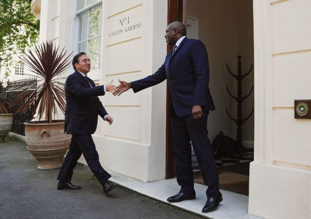 El ministro de Asuntos Exteriores, José Manuel Albares, y su recién nombrado homólogo británico, David Lammy