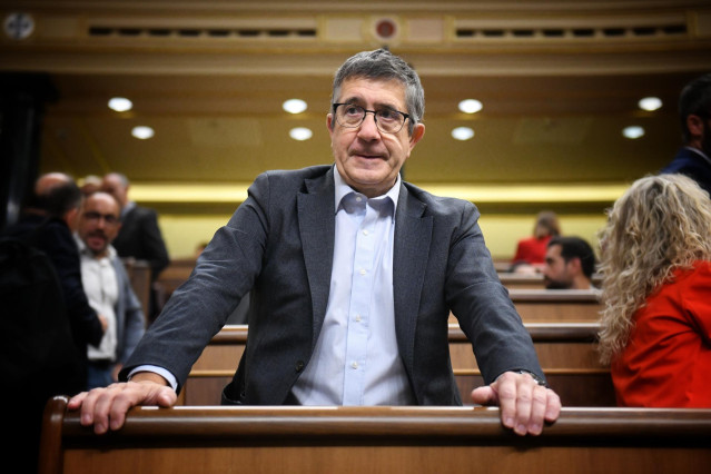 El portavoxz del PSOE en el Congreso, Patxi López, durante una sesión plenaria, en el Congreso de los Diputados, a 10 de septiembre de 2024, en Madrid (España).