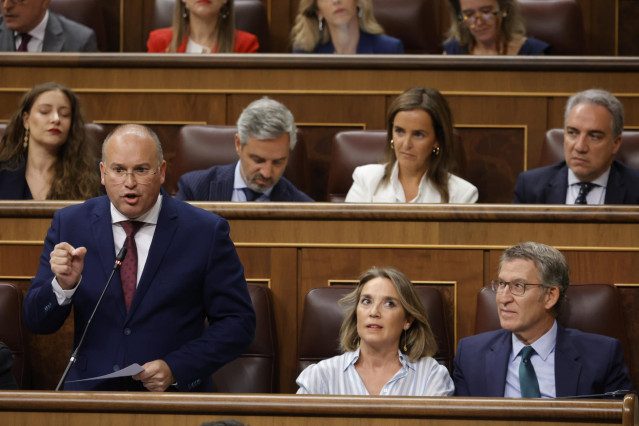 El portavoz del PP en el Congreso, Miguel Tellado, interviene durante una sesión de control al Gobierno, en el Congreso de los Diputados, a 18 de septiembre de 2024, en Madrid (España).