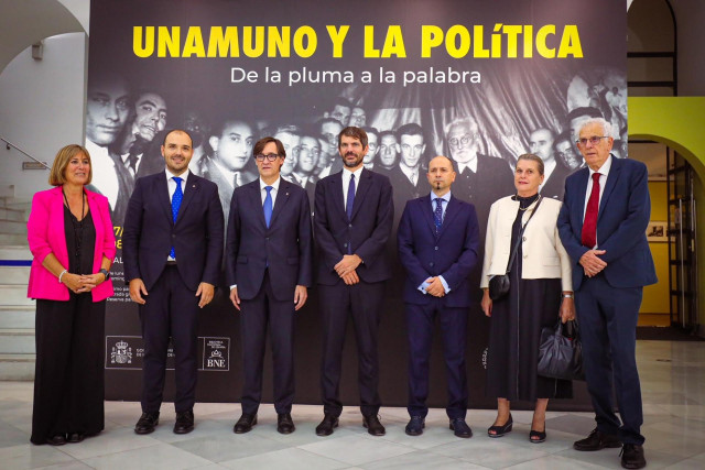 El presidente de la Generalitat, Salvador Illa, en la exposición 'Unamuno y la política. De la pluma a la palabra' en la Biblioteca Nacional de España