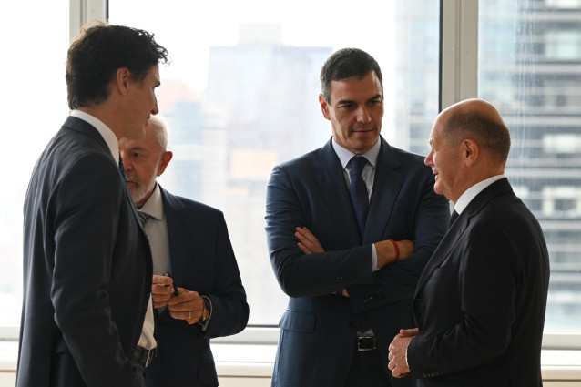 El presidente del Gobierno, Pedro Sánchez , el presidente de Brasil, Lula da Silva  y el primer ministro de Canadá Justin Trudeau , durante al almuerzo de trabajo ofrecido por el canciller de la República Federal de Alemania, Olaf Scholz en la ONU.