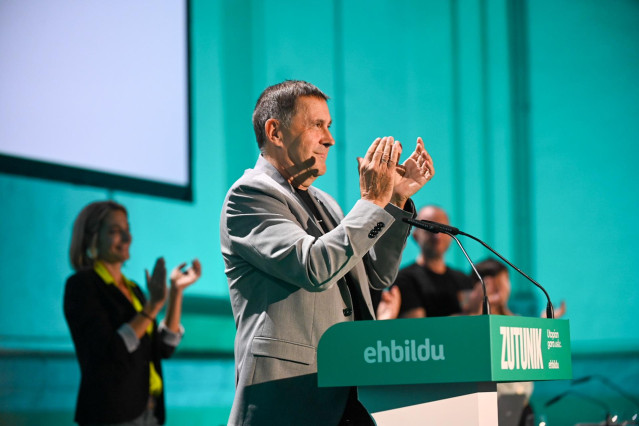 El coordinador general de EH Bildu, Arnaldo Otegi, interviene durante la Conferencia Política de EH Bildu, en el Tabakalera, a 21 de septiembre de 2024, en San Sebastián