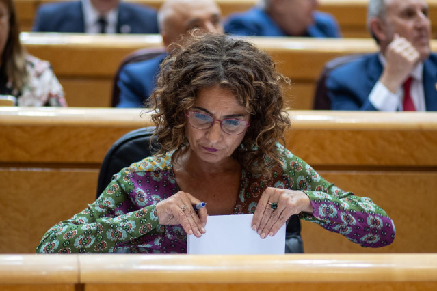 La vicepresidenta primera y ministra de Hacienda, María Jesús Montero, durante una sesión de control de Gobierno en el Senado, a 24 de septiembre de 2024, en Madrid (España).