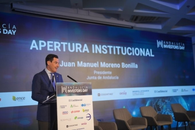 El presidente de la Junta, Juanma Moreno, interviene en Sevilla en la inauguración del VI Foro Andalucía Investors Day que organiza El Confidencial