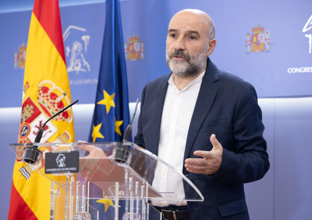 Archivo - El diputado del BNG, Néstor Rego, en una rueda de prensa