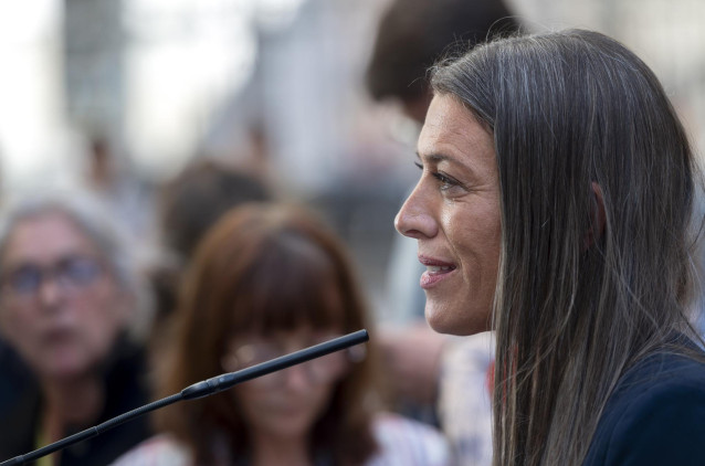 La portavoz de Junts en el Congreso, Miriam Nogueras, atiende a los medios de comunicación, en el Patio del Congreso de los Diputados, a 17 de septiembre de 2024, en Madrid (España).