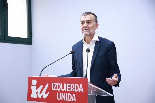El coordinador federal de Izquierda Unida, Antonio Maíllo, durante la rueda de prensa. A 09 de septiembre de 2024, en Sevilla (Andalucía, España).