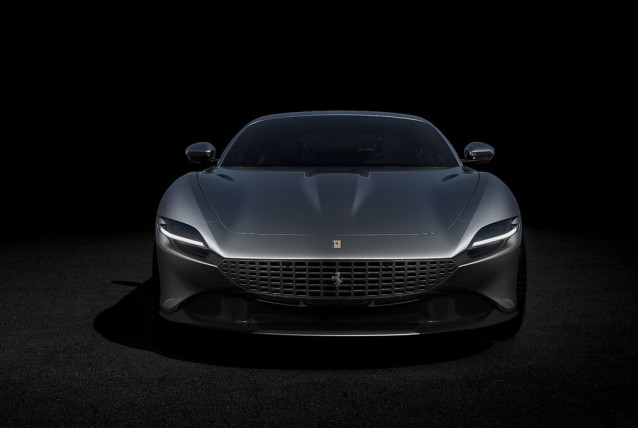 Archivo - El CEO de Ferrari asegura que su superdeportivo eléctrico se presentará en el cuarto trimestre de 2025.