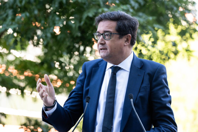 El ministro para la Transformación Digital y de la Función Pública, Óscar López,  durante el acto de toma de posesión de los altos cargos del Ministerio para la Transformación Digital y de la Función Pública, en la sede del Ministerio, a 27 de septiembre