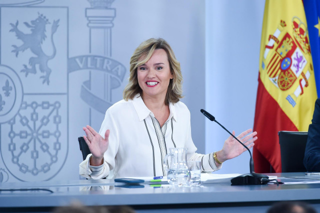 La portavoz del Gobierno, Pilar Alegría, interviene durante una rueda de prensa posterior a la reunión del Consejo de Ministros, en el Palacio de La Moncloa, a 1 de octubre de 2024, en Madrid (España).