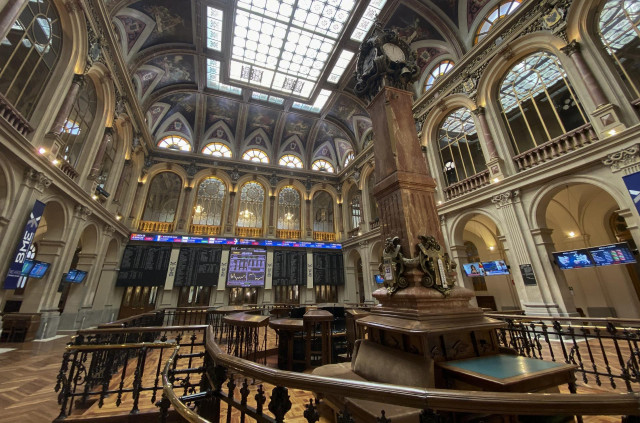 Archivo - Visión general del interior del Palacio de la Bolsa de Madrid (España), a 22 de septiembre de 2020.