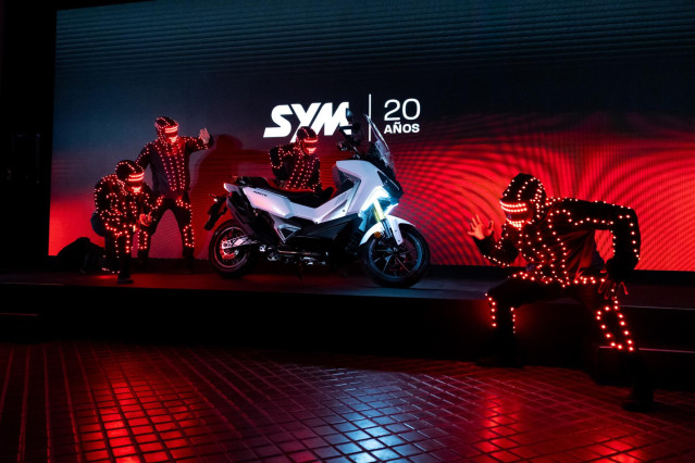 Nuevo Scooter Crossover ADXTG 400