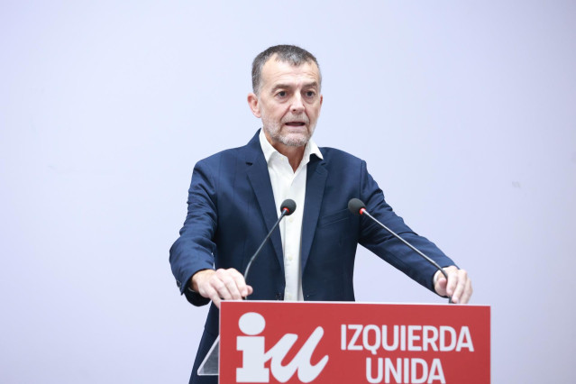 El coordinador federal de Izquierda Unida, Antonio Maíllo, durante la rueda de prensa. A 09 de septiembre de 2024, en Sevilla (Andalucía, España).