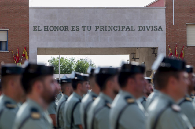 Archivo - Agentes de la Guardia Civil hacen filas a su llegada al acto de entrega de los certificados de la 44ª promoción de acceso a la escala de suboficiales