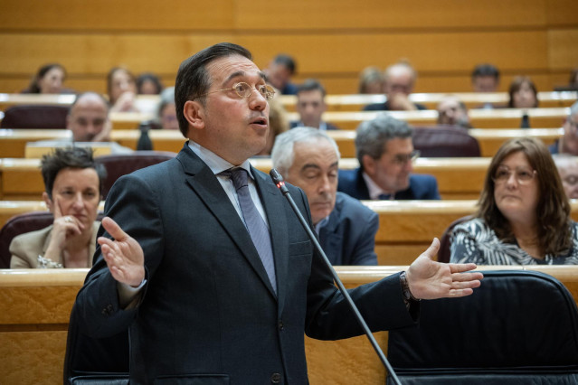 Archivo - El ministro de Asuntos Exteriores, José Manuel Albares, durante un pleno en el Senado