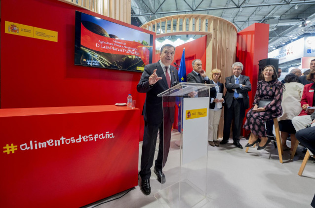 El ministro de Agricultura, Luis Planas, inaugura Fruit Attraction 2024,