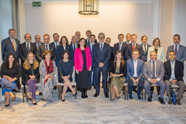 Díaz-Ayuso con miembros de la AmChamSpain