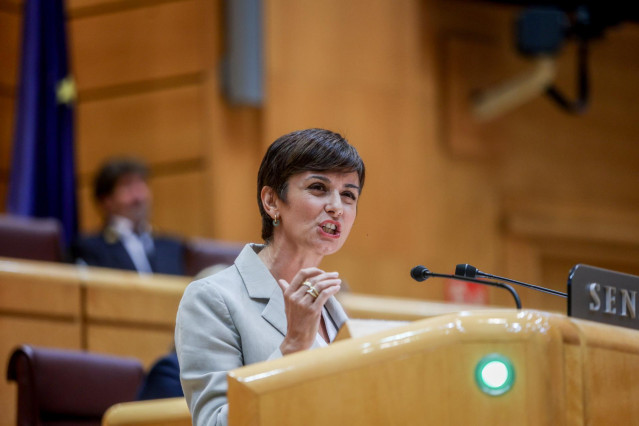 La ministra de Vivienda, Isabel Rodríguez, interviene durante una sesión de control al Gobierno en el Senado, a 8 de octubre de 2024, en Madrid (España).
