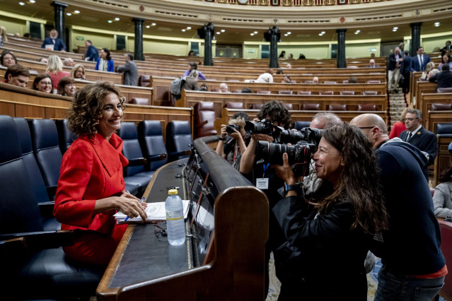 La vicepresidenta primera y ministra de Hacienda, María Jesús Montero, durante una sesión plenaria en el Congreso de los Diputados, a 26 de septiembre de 2024, en Madrid (España).