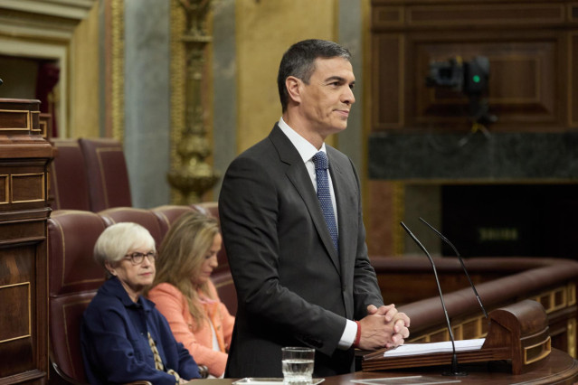 El presidente del Gobierno, Pedro Sánchez, interviene durante una sesión de control al Gobierno, en el Congreso de los Diputados, a 9 de octubre de 2024, en Madrid (España).
