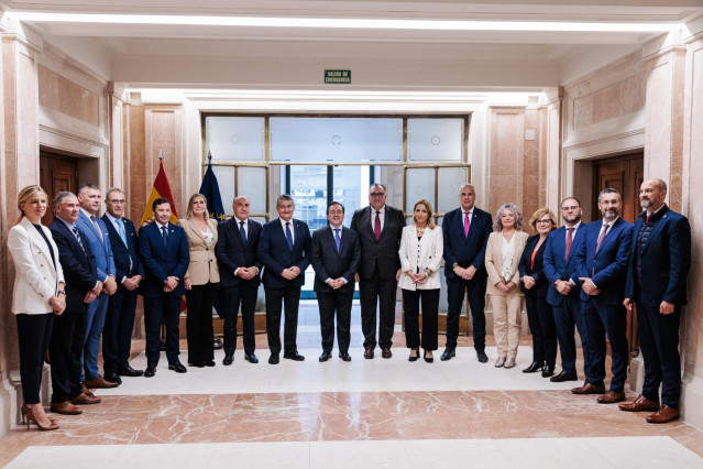 José Manuel Albares antes de la reunión con autoridades del Campo de Gibraltar.