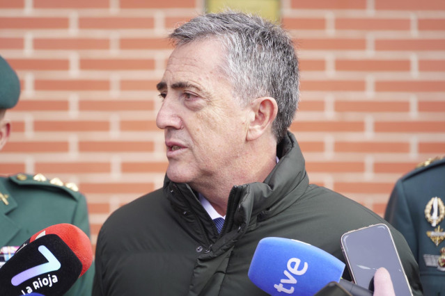 Archivo - El exdirector general de la Guardia Civil Leonardo Marcos ofrece declaraciones a los medios durante una visita al Polígono de Experiencias de Fuerzas Especiales, a 21 de diciembre de 2023, en Logroño, La Rioja (España).