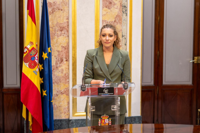 La vicesecretaria de Sanidad y Educación del PP, Ester Muñoz, comparece ante los  medios en el Congreso.