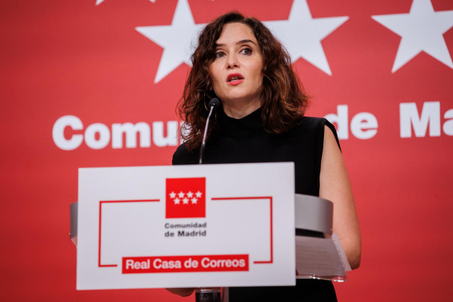 Archivo - La presidenta de la Comunidad de Madrid, Isabel Díaz Ayuso, interviene durante la rueda de prensa después de la reunión del Consejo de Gobierno, en la Real Casa de Correos, a 30 de noviembre de 2022