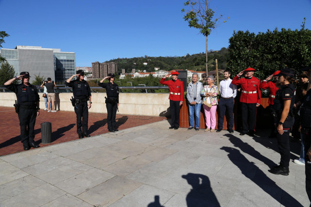 Homenajea en Bilbao a Txema Aguirre Larraona, ertzaina asesinado por ETA el 13 de octubre de 1997 en las inmediaciones del Museo Guggenheim