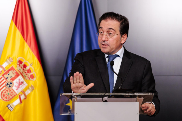 El ministro de Asuntos Exteriores, Unión Europea y Cooperación, José Manuel Albares, ofrece una rueda de prensa tras su reunión con autoridades del Campo de Gibraltar, en la sede del ministerio, a 9 de octubre de 2024, en Madrid (España)