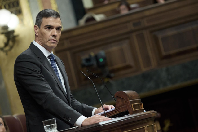 El presidente del Gobierno, Pedro Sánchez, interviene durante una sesión plenaria, en el Congreso de los Diputados, a 9 de octubre de 2024, en Madrid (España).