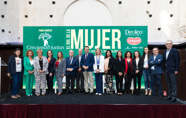 Autoridades en la inauguración del Congreso 'Creciendo Juntas'.