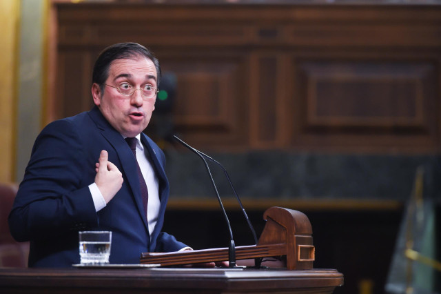 Archivo - El ministro de Exteriores, José Manuel Albares, en una comparecencia en el Pleno del Congreso