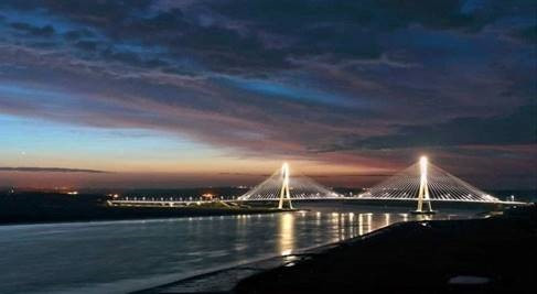 Archivo - Imagen del puente internacional del Guadiana.