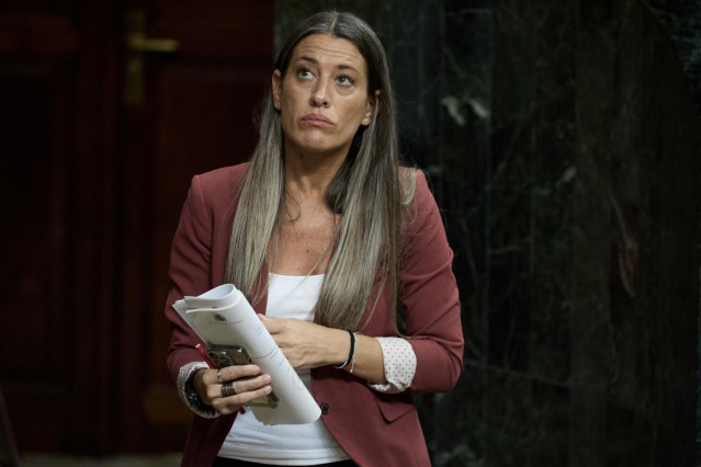 La portavoz de Junts en el Congreso, Miriam Nogueras, durante una sesión plenaria, en el Congreso de los Diputados, a 9 de octubre de 2024, en Madrid (España).
