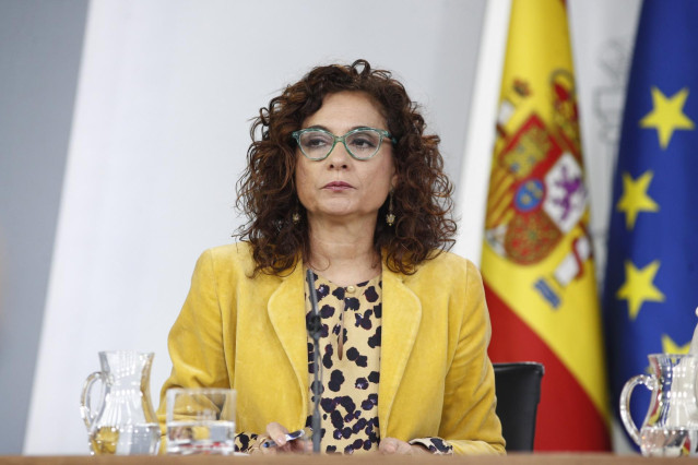 Archivo - La ministra de Hacienda, María Jesús Montero, en rueda de prensa posterior al Consejo de Ministros en el que se ha aprobado, entre otras cuestiones, que la banca pague el impuesto de hipotecas y medidas sobre la exhumación de Franco.