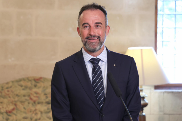 Archivo - El nuevo conseller de Vivienda, Territorio y Movilidad del Govern balear, José Luis Mateo, ofrece una rueda de prensa tras la toma de posesión de su cargo, en el Consolat de Mar, a 19 de julio de 2024, en Palma de Mallorca, Mallorca, Baleares (E