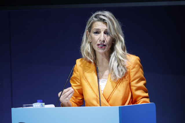 La vicepresidenta segunda y ministra de Trabajo, Yolanda Díaz, interviene durante la apertura del evento 'World in Progress' de Grupo Prisa, a 14 de octubre de 2024, en Barcelona, Cataluña (España). La primera edición de estas jornadas se celebra los días