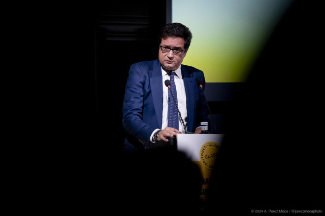 El ministro para la Transformación Digital y Función Pública, Óscar López, interviene durante la celebración de la II Jornada contra la Desinformación organizada por el CLABE en el Ateneo de Madrid, a 14 de octubre de 2024, en Madrid (España).