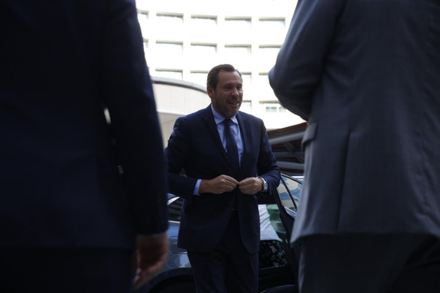El ministro Óscar Puente, llegando a la apertura del Día Marítimo Mundial