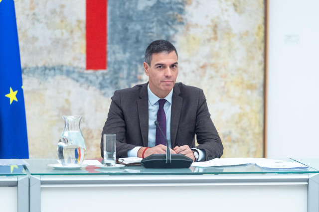 El presidente del Gobierno, Pedro Sánchez, durante un encuentro con organizaciones sociales y representantes del sector de la vivienda, en el Complejo de La Moncloa, a 22 de octubre de 2024, en Madrid (España).