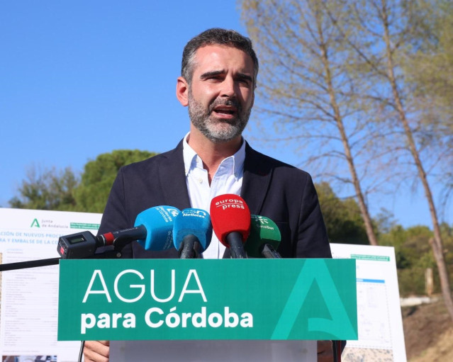El consejero de Agricultura, Pesca, Agua y Desarrollo Rural de la Junta de Andalucía, Ramón Fernández-Pacheco.