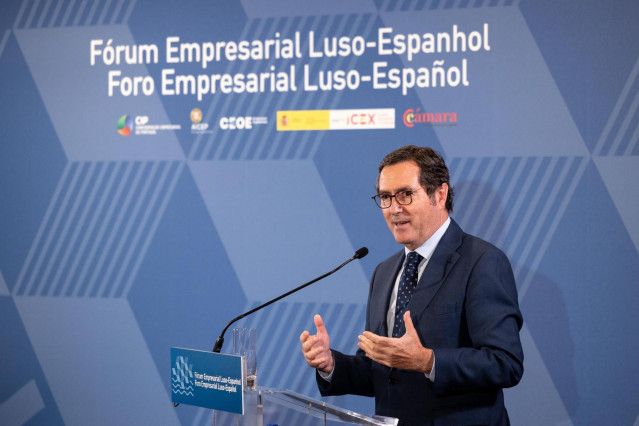 El presidente de CEOE, Antonio Garamendi, en su intervención en el Foro Empresarial Luso-Español, celebrado en Faro (Portugal).