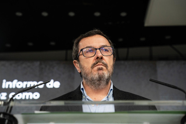 El portavoz nacional de VOX y presidente de VOX Madrid, José Antonio Fúster, ofrece una rueda de prensa, en la sede nacional de VOX.