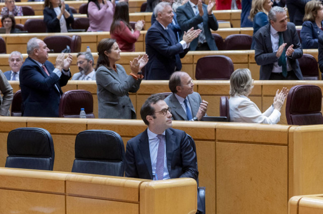 El ministro de Economía, Comercio y Empresa, Carlos Cuerpo, interviene durante una sesión de control al Gobierno, en el Senado, a 29 de octubre de 2024, en Madrid (España).