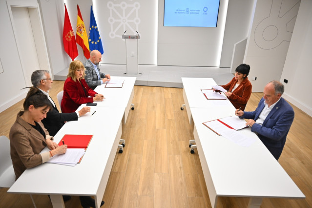 El Gobierno de Navarra y EH Bildu firman el acuerdo presupuestario para 2025