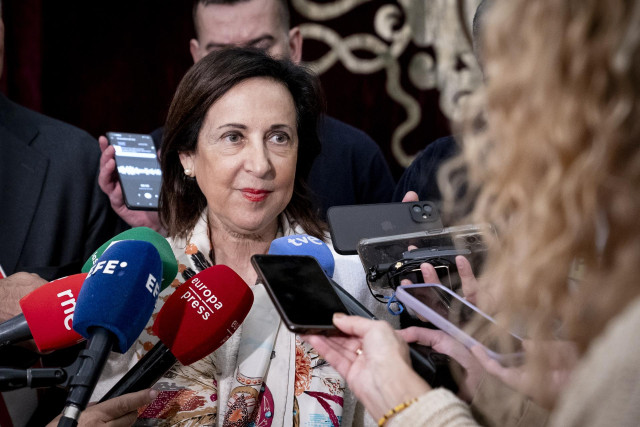 La ministra de Defensa, Margarita Robles, ofrece declaraciones.