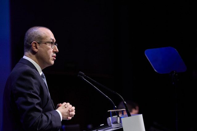 Archivo - El consejero delegado, Onur Genç, interviene durante la presentación de los resultados financieros correspondientes al ejercicio 2023, en el Auditorio Ciudad BBVA,  a 30 de enero de 2024, en Madrid (España).
