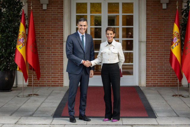 El presidente del Gobierno, Pedro Sánchez, durante su reunión con la presidenta de Navarra, María Chivite, en el Complejo de La Moncloa, a 10 de octubre de 2024, en Madrid (España). El objetivo de la ronda de reuniones del presidente del Gobierno con los
