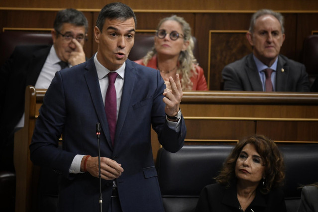El presidente del Gobierno, Pedro Sánchez, interviene durante una sesión de control al Gobierno, en el Congreso de los Diputados, a 16 de octubre de 2024, en Madrid (España).